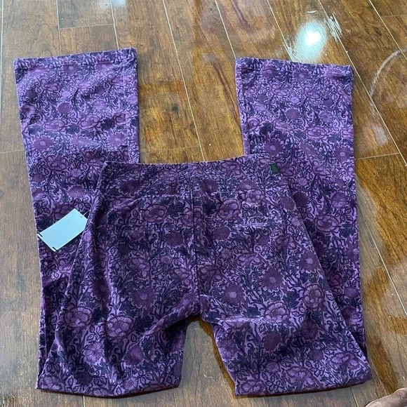 New Paige High Rise Lou Lou Black Cherry Velvet pant